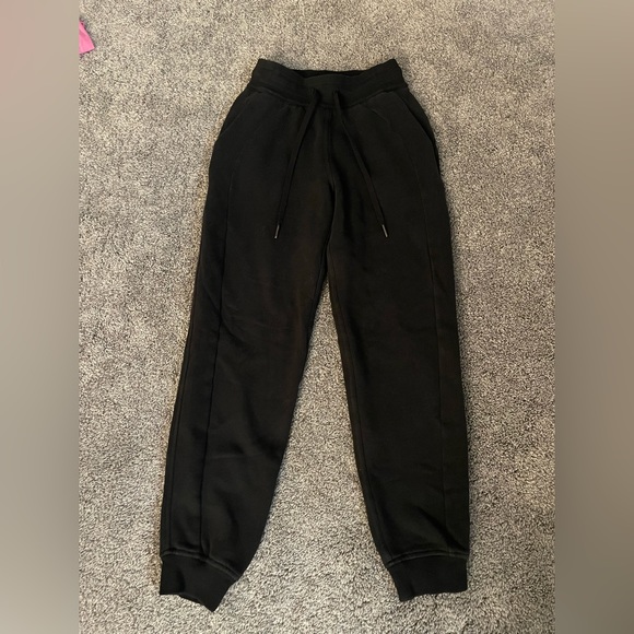 Lululemon Scuba Jogger - Picture 3 of 6